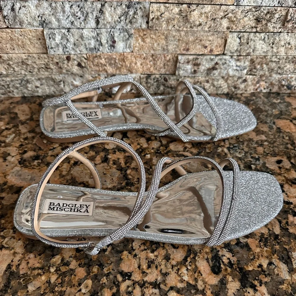 Badgley Mischka Women Ivie Embellished Strappy Flat Sandals Silver - Picture 4 of 9